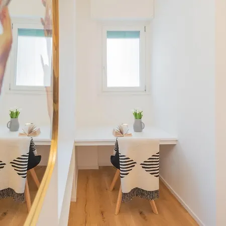 A Step From The By Rent Appartement Côme
