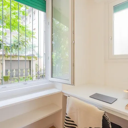 Appartement A Step From The By Rent