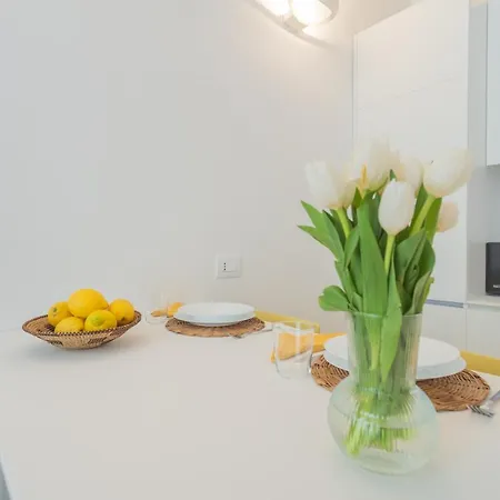 Appartement A Step From The By Rent Côme